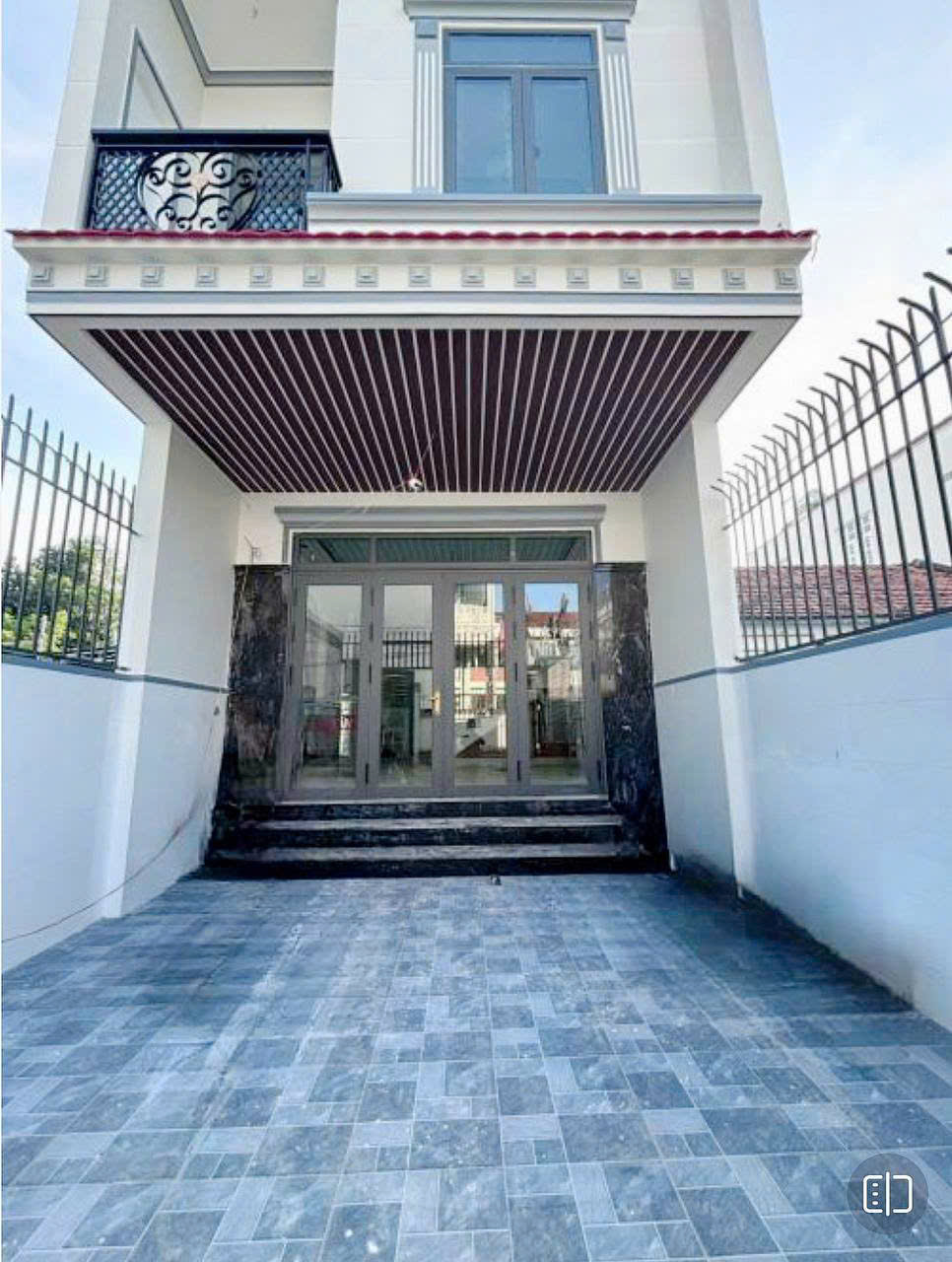 BÁN NHÀ MỚI XÂY 3 TẦNG HẺM Ô TÔ ĐƯỜNG 23/10, XÃ VĨNH HIỆP, TP. NHA TRANG Gia 3 ty 950 - Ảnh 1